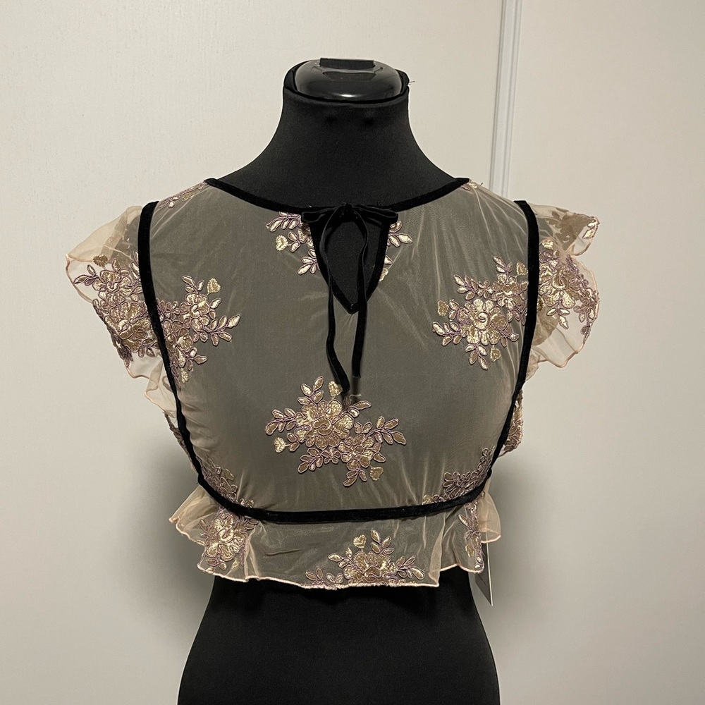 For love & lemons- vintage style cropped lace vest